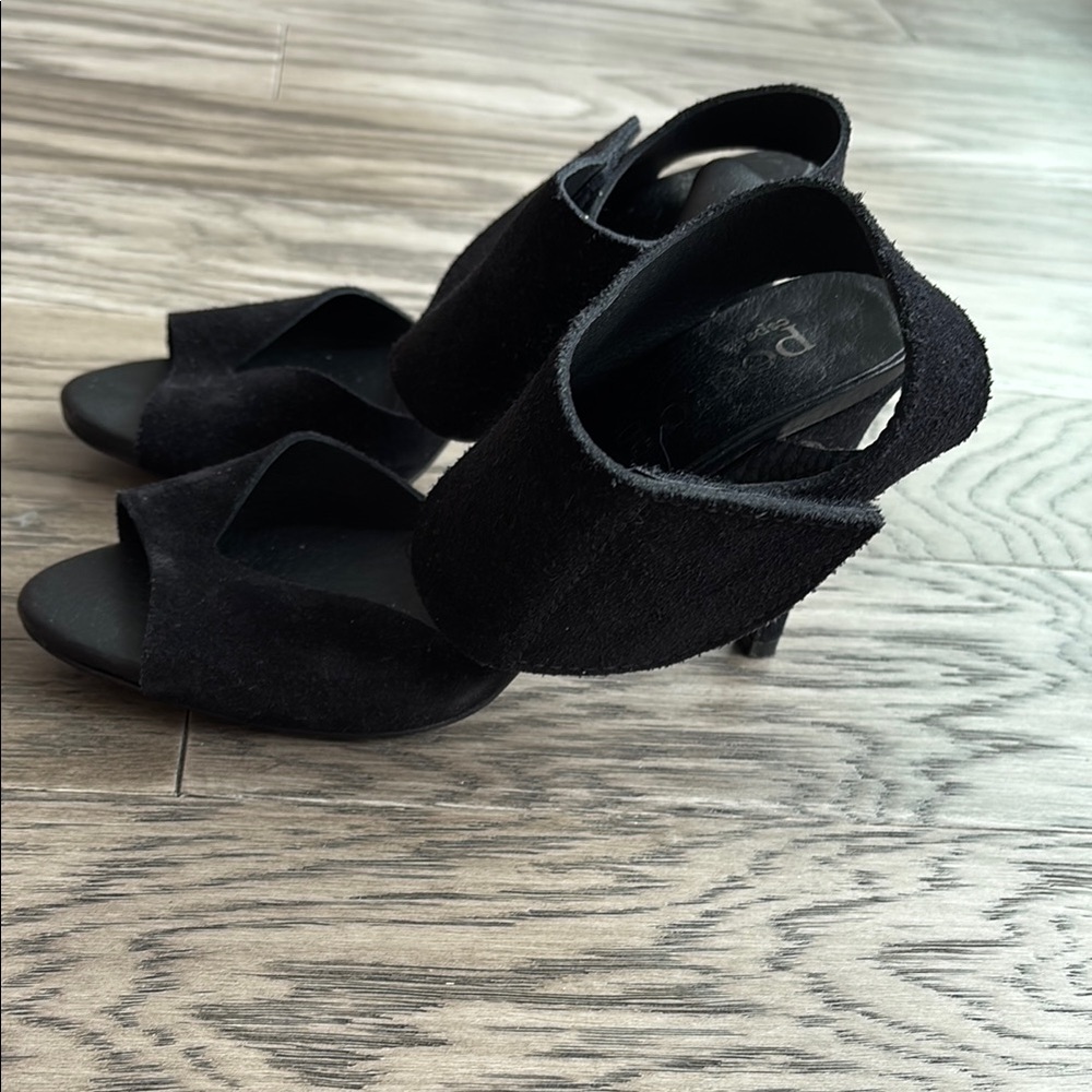 Pedro Garcia Black Sandals with Chunky Heel and Crisscross Straps - Picture 5 of 16